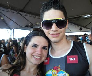 Primeira edi��o de 2012 da festa Cerca o Frango arrasta multid�es