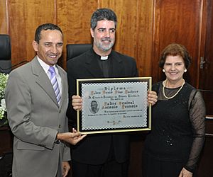 Câmara concede cidadania ituana ao Padre Genival Antonio Pessotto