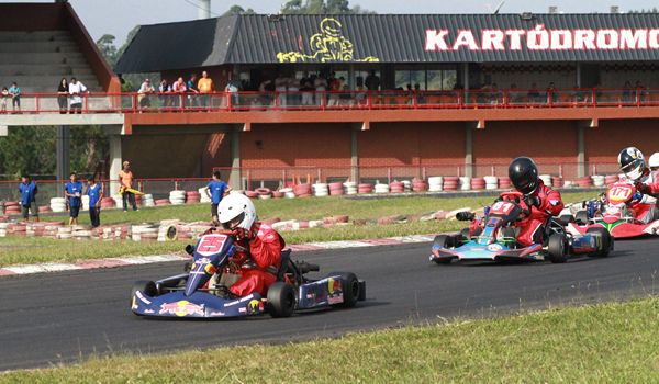 Mais de 400 pilotos participam do Campeonato Brasileiro de Kart