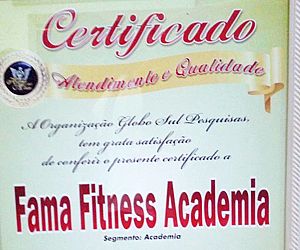 Fama Fitness Academia recebe certificado de atendimento e qualidade