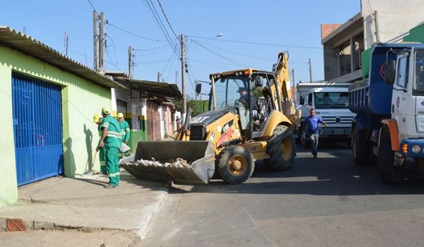 Operação Bairro Limpo chega ao bairro Cidade Nova