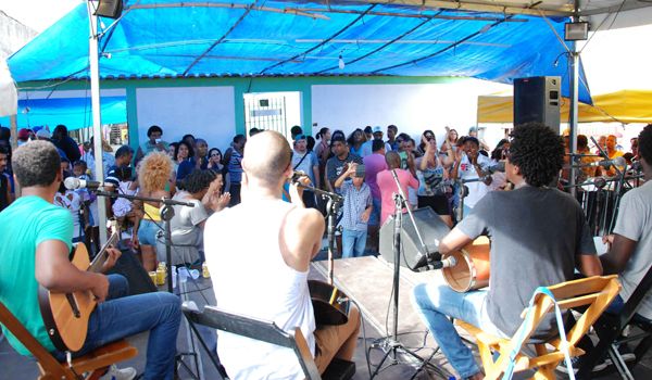 No Dia do Samba, muita música e festa animam a Vila América
