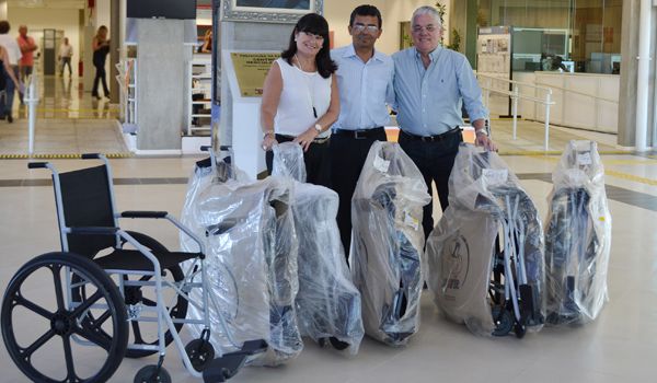 Funssol recebe doação de seis cadeiras de rodas