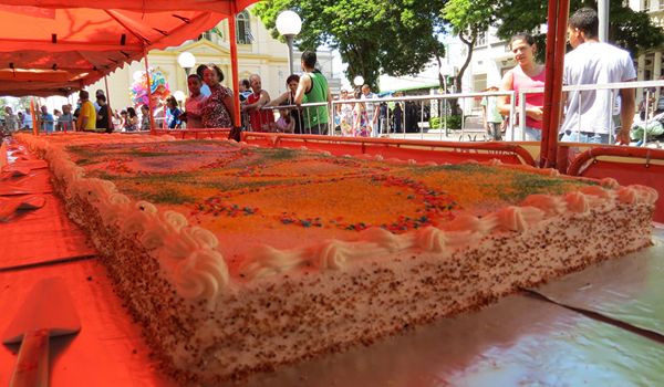 Corte do bolo de 405 anos de Itu acontece no Largo do Carmo
