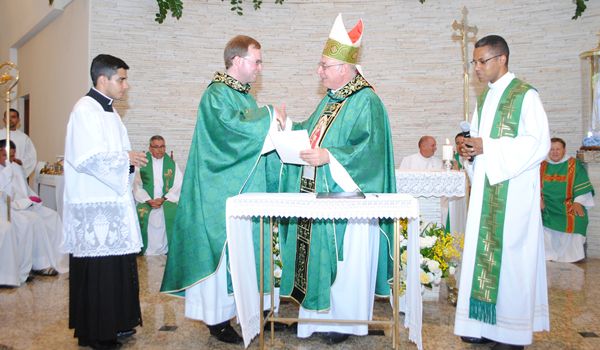 Padre Gabriel recebe a missão de ser pároco na Igreja Senhor do Horto