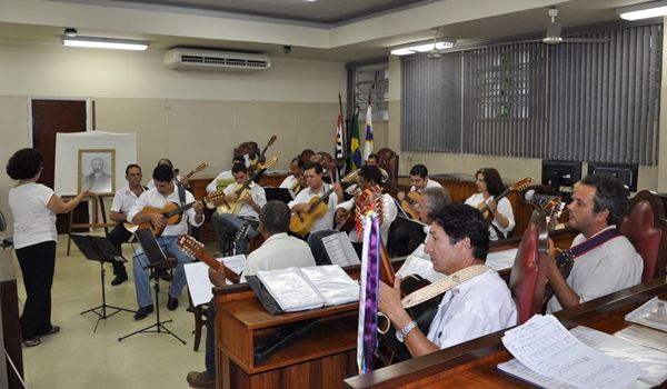 Orquestra Ituana de Viola Caipira realiza apresentação no Fórum de Itu