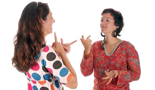 Curso gratuito de língua brasileira de sinais é oferecido em Itu