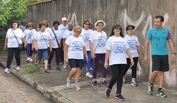 Grupo da Melhor Idade realiza primeira Caminhada Saúde e Vida do ano