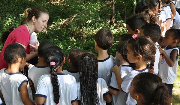 Semana da Água é encerrada com visita de alunos ao bosque