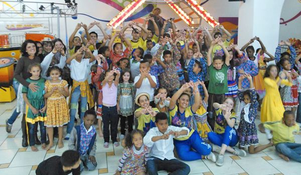 Centro de Apoio e Valorização à Infância realiza Festa Junina