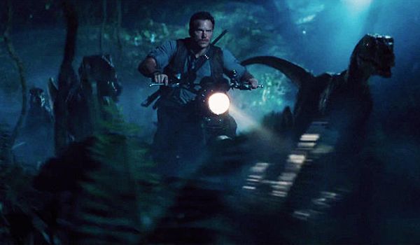 "Jurassic World" ultrapassa "Vingadores" e vira a 3ª maior bilheteria