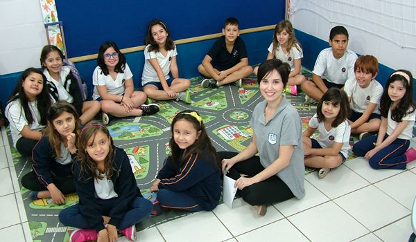 Colégio Almeida Júnior inicia Programa Bilíngue