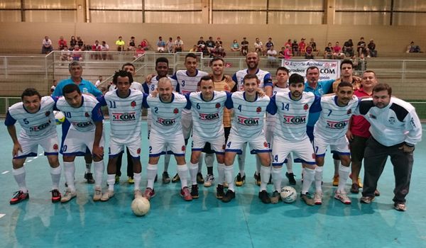 Itu goleia Araçoiaba da Serra pela Copa Record de Futsal
