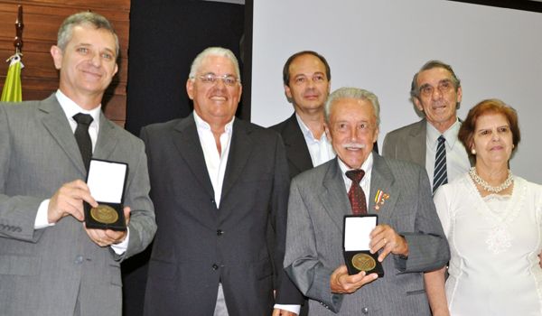 José Padovani e Mylton Ottoni recebem a Medalha "Domingos Fernandes" 