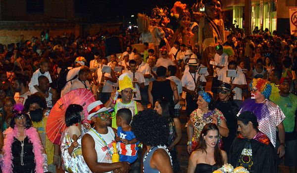 Desfile dos Bonecões e Blocos abrem o carnaval saltense neste sábado