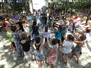 Dança Circular no Bosque Alceu Geribello reinicia na quinta-feira
