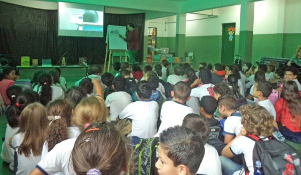Escola Municipal recebe Biblioteca Itinerante do Território Vivo