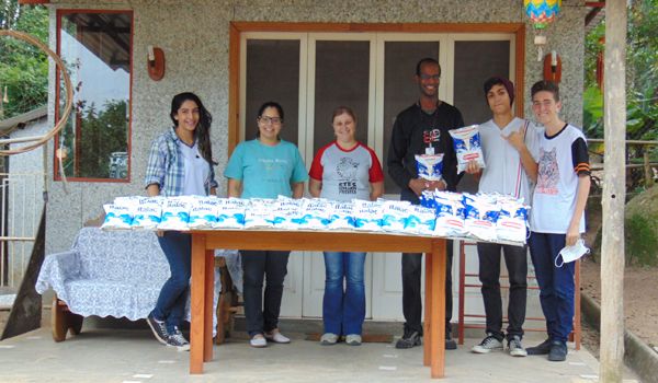 Projeto Mucky recebe doações de alunos da Etec "Fernando Prestes"