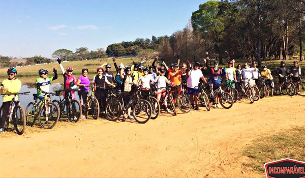 Passeio ciclístico da Edge Fitness reúne pais e filhos em Itu