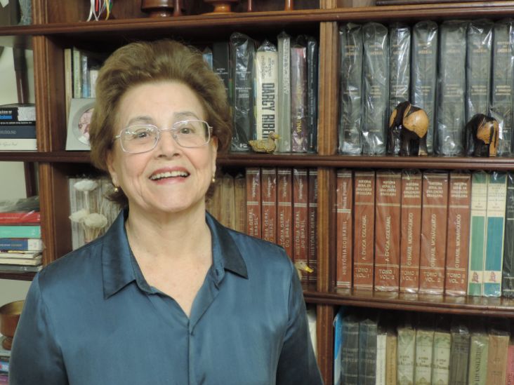 Profa. Marly Perecin é eleita nova acadêmica da Acadil