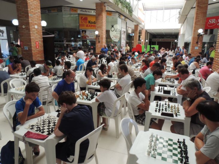 Mais de 300 pessoas acompanham 25º Open de Xadrez "Cidade de Itu"