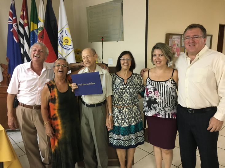 Rotary Club de Itu entrega título Paul Harris em reunião festiva