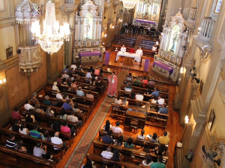 4ª Missa em Ação de Graças reúne dezenas de casais em Itu