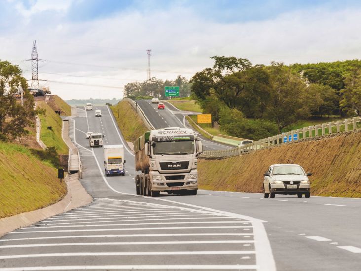 Feriado de Páscoa leva 498 mil veículos para rodovias da região