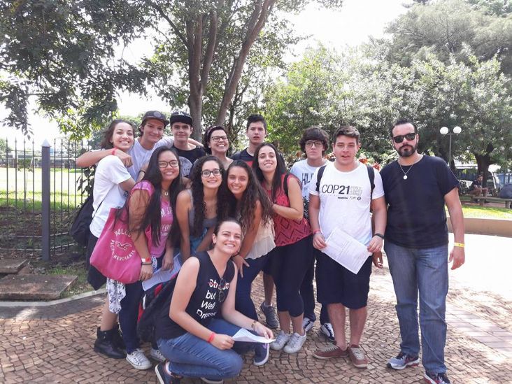 Alunos do Ensino Médio do Colégio Almeida Júnior participam da Uniexpo