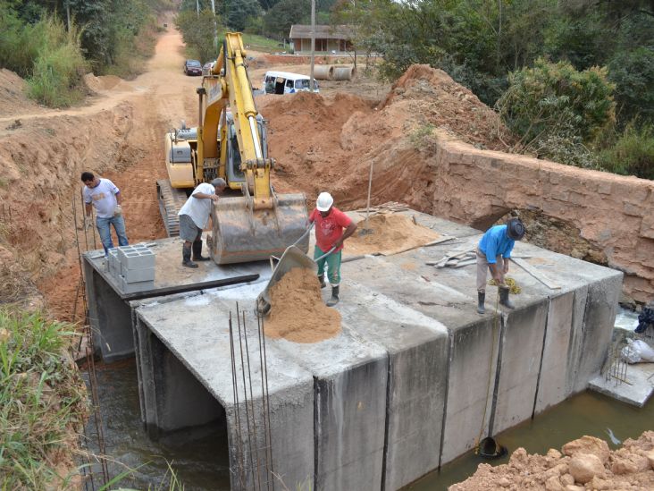 Ponte da estrada do Taquaral passa por recuperação