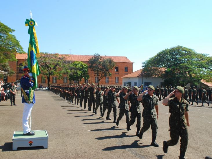 Regimento Deodoro realiza evento comemorativo ao Dia do Soldado