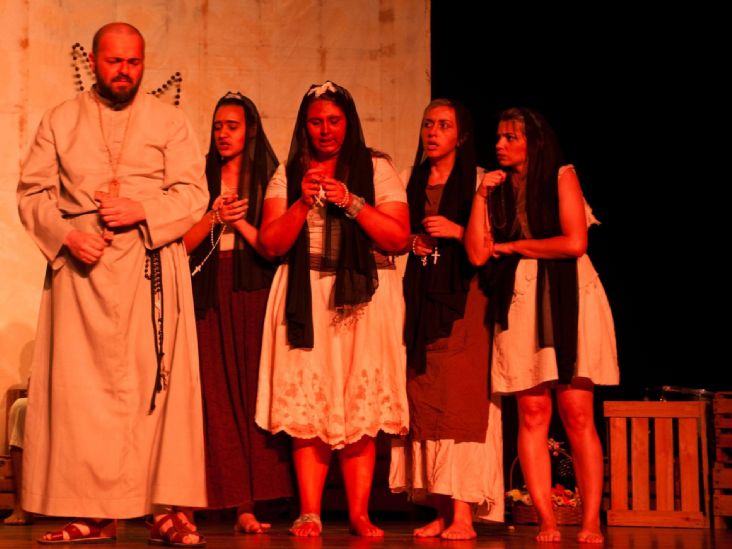 Drama nordestino "Terra Desmedida" se apresenta no Teatro Nósmesmos 