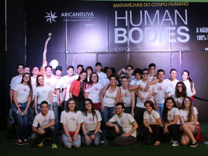 Alunos do Colégio Monteiro visitam mostra "Maravilhas do Corpo Humano"