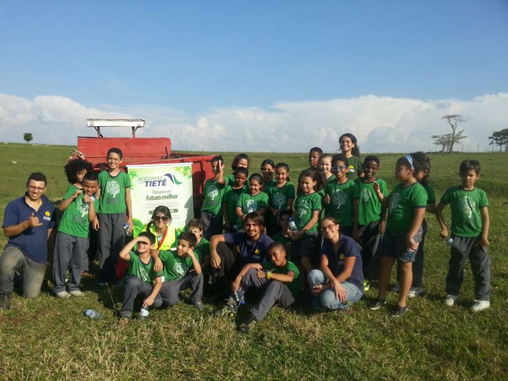 Alunos do CAVI comemoram Dia das Crianças preservando o meio ambiente