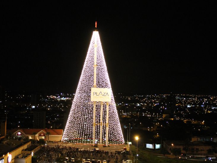 Árvore de Natal gigante do Plaza Shopping Itu será inaugurada na sexta