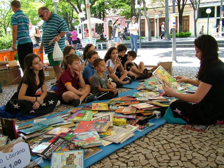 Colégio Almeida Júnior realiza Sebo Literário no próximo sábado