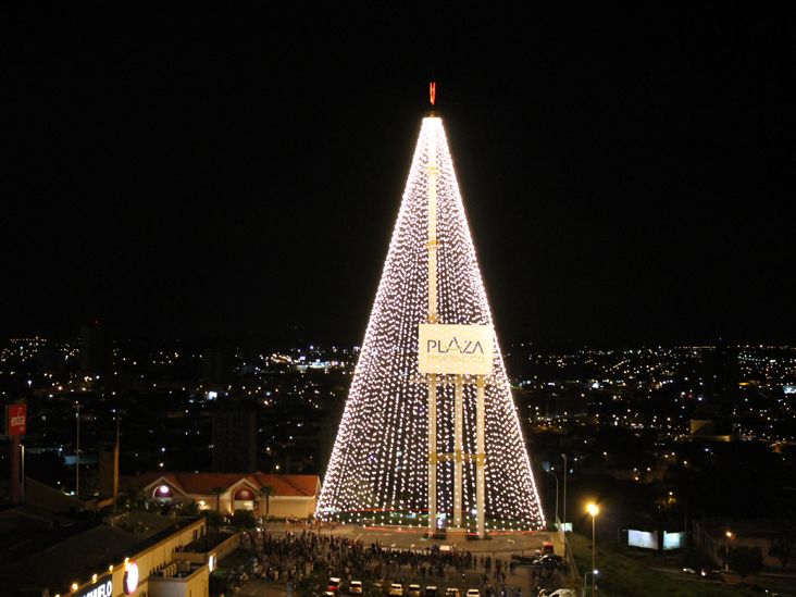 Árvore de Natal gigante do Plaza Shopping Itu será acesa nessa terça