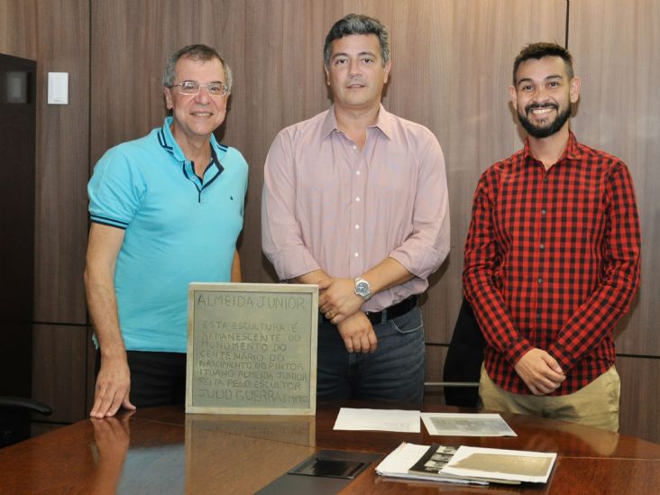 Estudioso reconhece estátua de Almeida Júnior considerada desaparecida