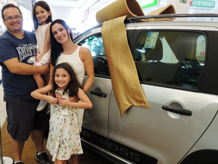 Sorteio de Natal Plaza Shopping Itu premia ituana com Citroën Aircross