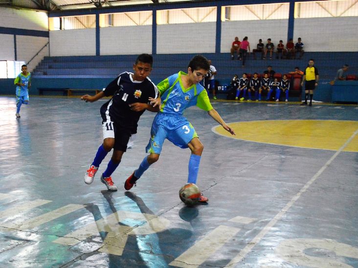 Secretaria de Esportes abre inscrições para futsal no ginásio do Cecap
