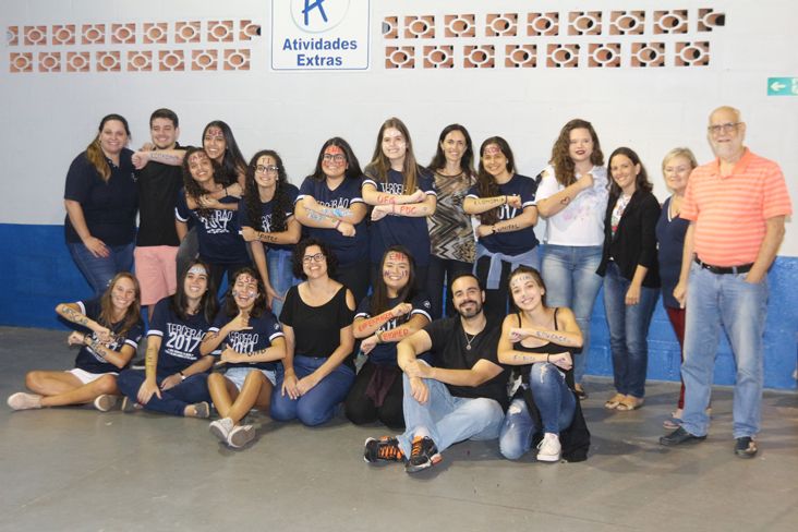 Colégio Almeida Júnior comemora sucesso dos alunos no vestibular