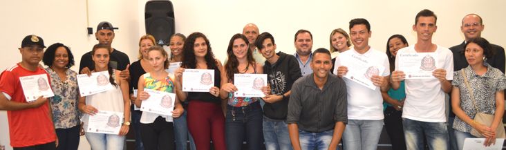 PEQ entrega 150 certificados de capacitação profissional em Itu