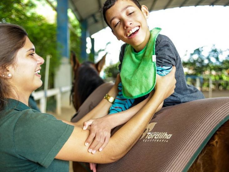 Campanha #SomosTodosTordilha conscientiza população sobre equoterapia