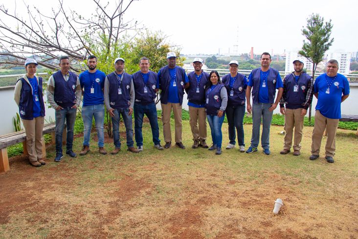 Agentes de controle de vetores recebem novos uniformes