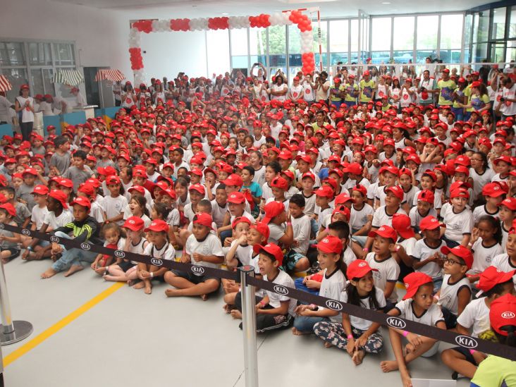 Kia reúne mais de 800 crianças em "Natal Surpreendente"