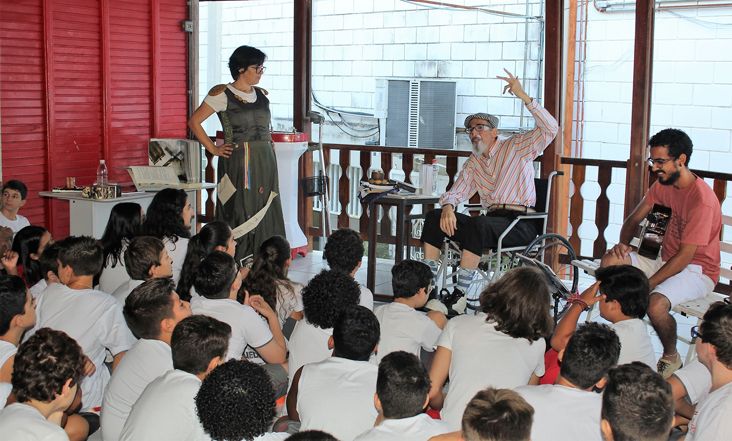 Música e literatura marcam retorno das aulas no Monteiro Lobato