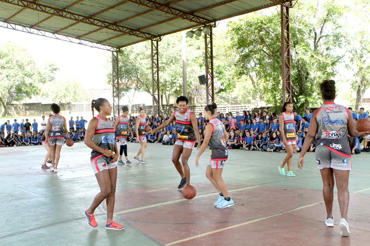 Ituano Basquete visita alunos da Escola Pery Guarany Blackman