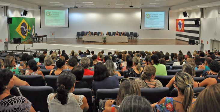 "II Colóquio com os autores" reúne cerca de mil professores e gestores