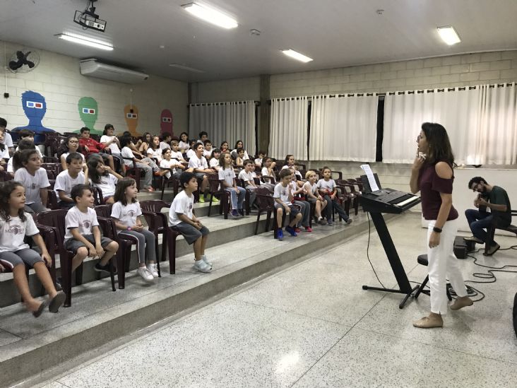 Colégio Monteiro reforça aprendizagem e socialização com Canto Coral