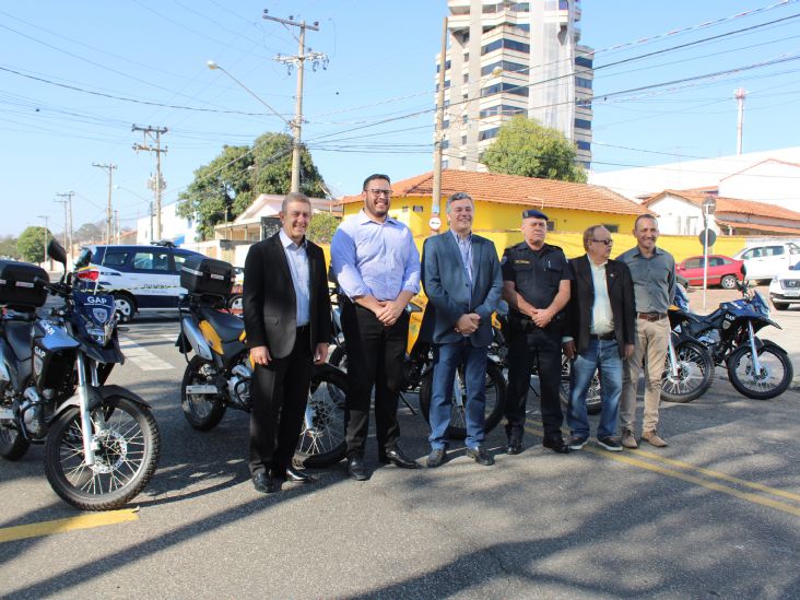 GCM recebe mais seis motos durante solenidade de formatura do GTAP